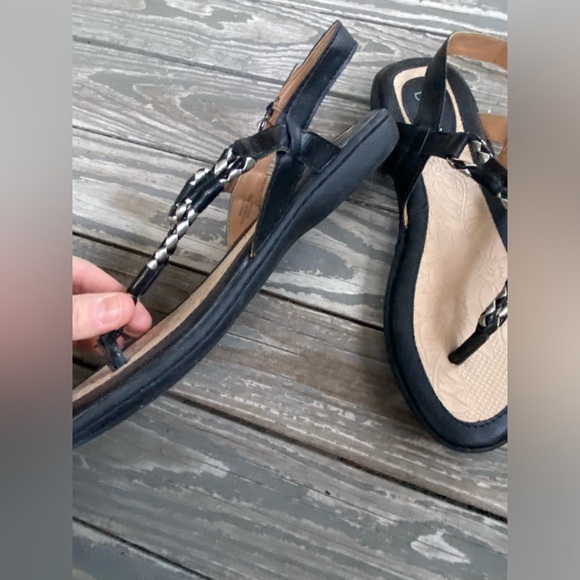 Women’s BOC thong sandals.  Size 7.  Black and pewter. - Picture 4 of 4